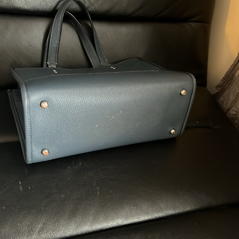 Tote - Picture 5 of 9